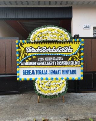 Papan Bunga Duka di Petasia Barat